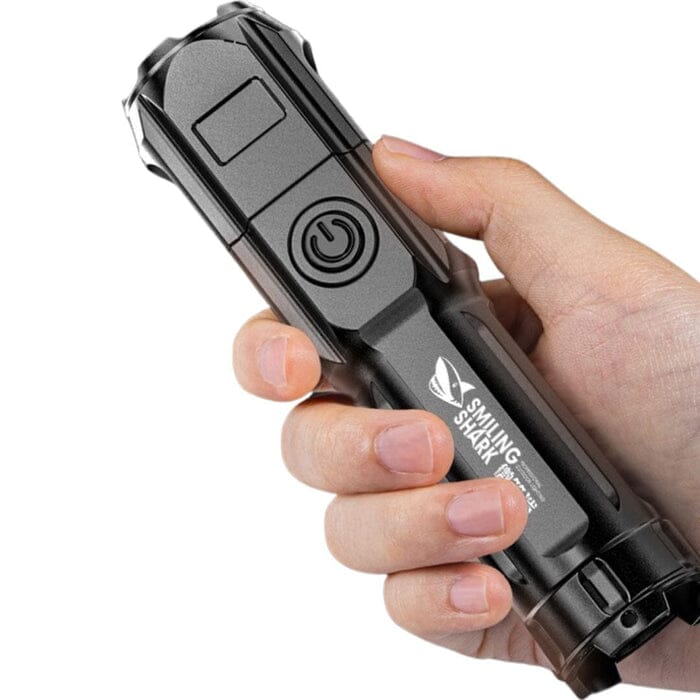 Lanterna Tática Portátil - A Mais Poderosa do Mundo FNT850